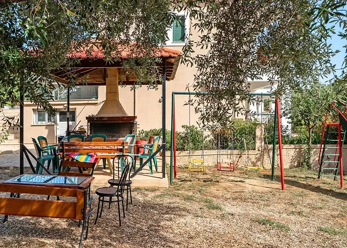 Διαμέρισμα Daratos 6 *