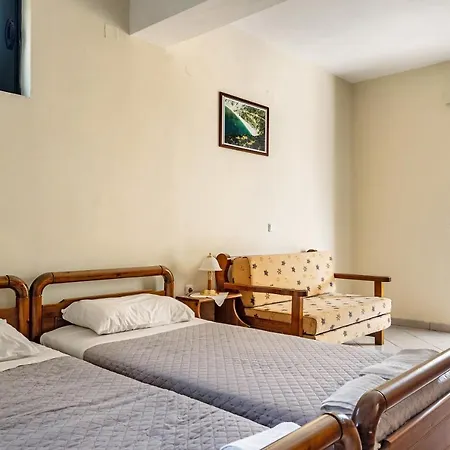 Daratos 6 Apartment *