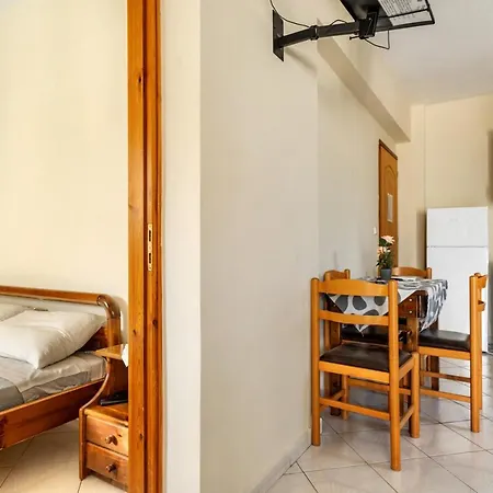 Daratos 6 Apartment *